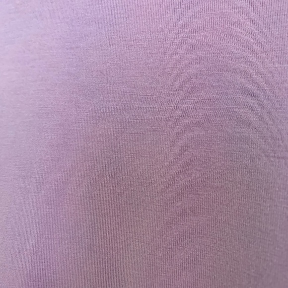 NWOT - FABLETICS CROP TOP - Picture 4 of 4